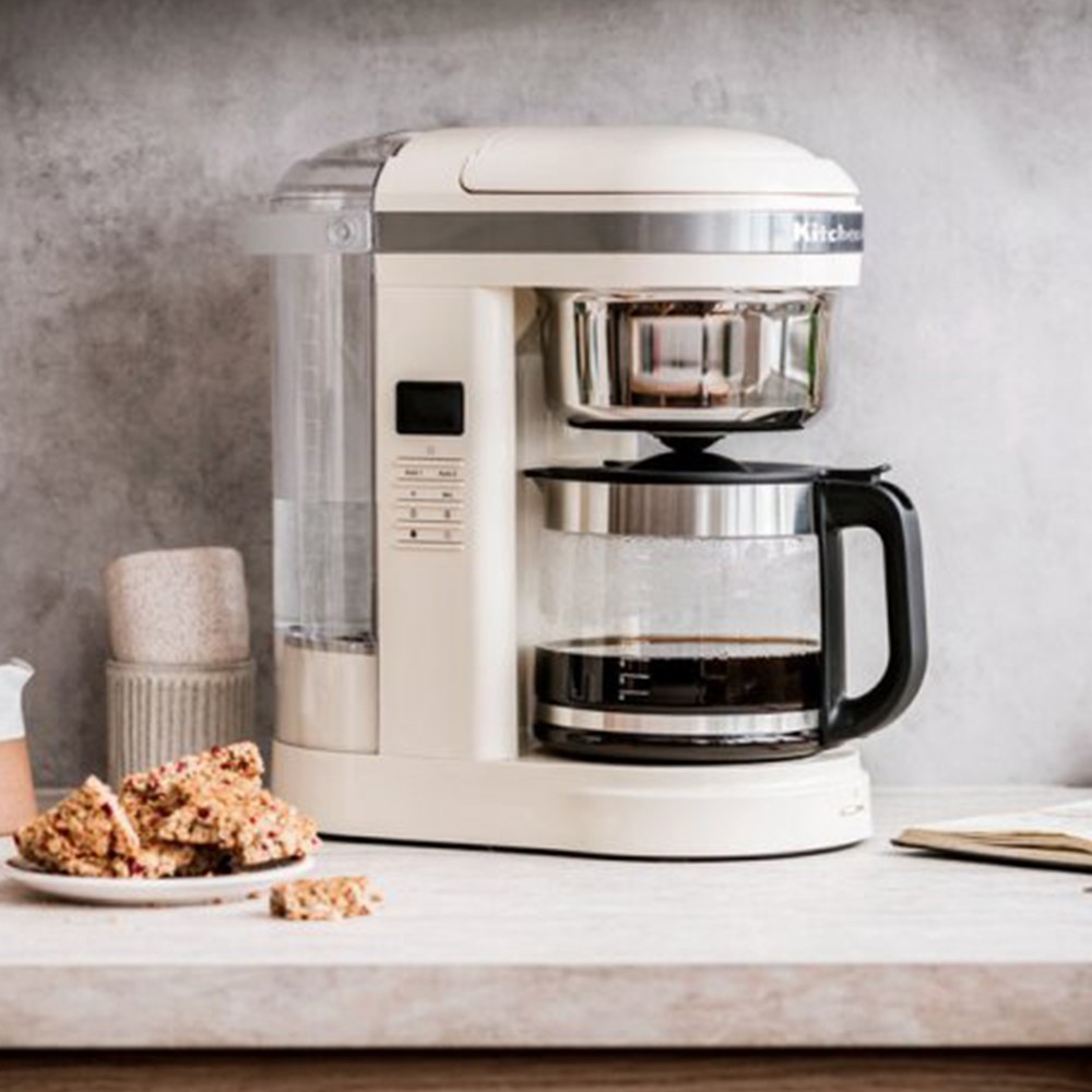 Кофеварка капельная KitchenAid кремовая 5KCM1209EAC
