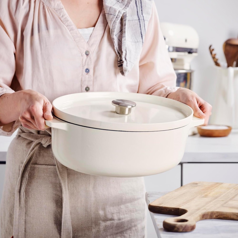Утятница чугунная с крышкой KitchenAid Cast Iron 5,6 л миндальный крем CC006062-001