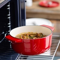 Кастрюля чугунная с крышкой KitchenAid Cast Iron 3,3 л красная CC006057-001