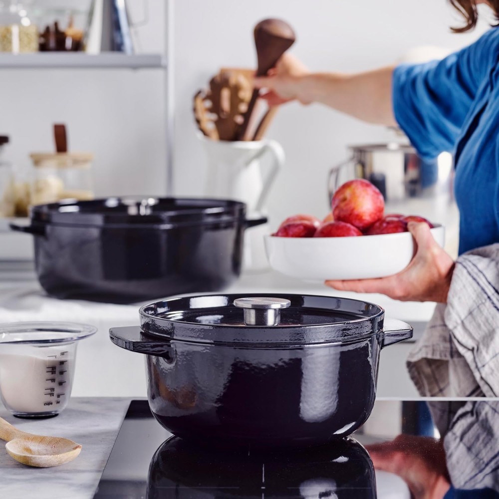Кастрюля чугунная с крышкой KitchenAid Cast Iron 3,3 л черная CC006058-001