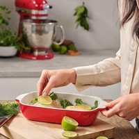Форма для выпечки KitchenAid Stoneware с крышкой красная 1,9 л CC006106-001